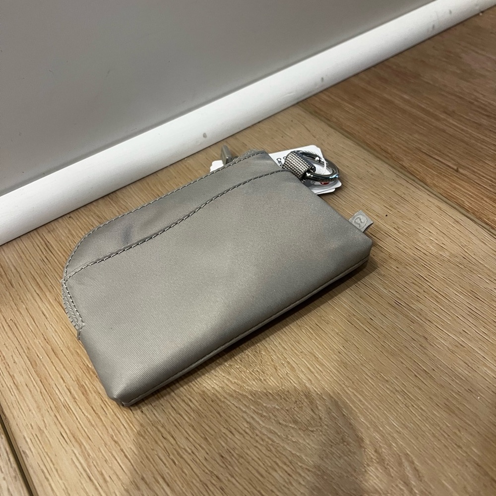 Lululemon Clippable Card Pouch - Picture 3 of 4